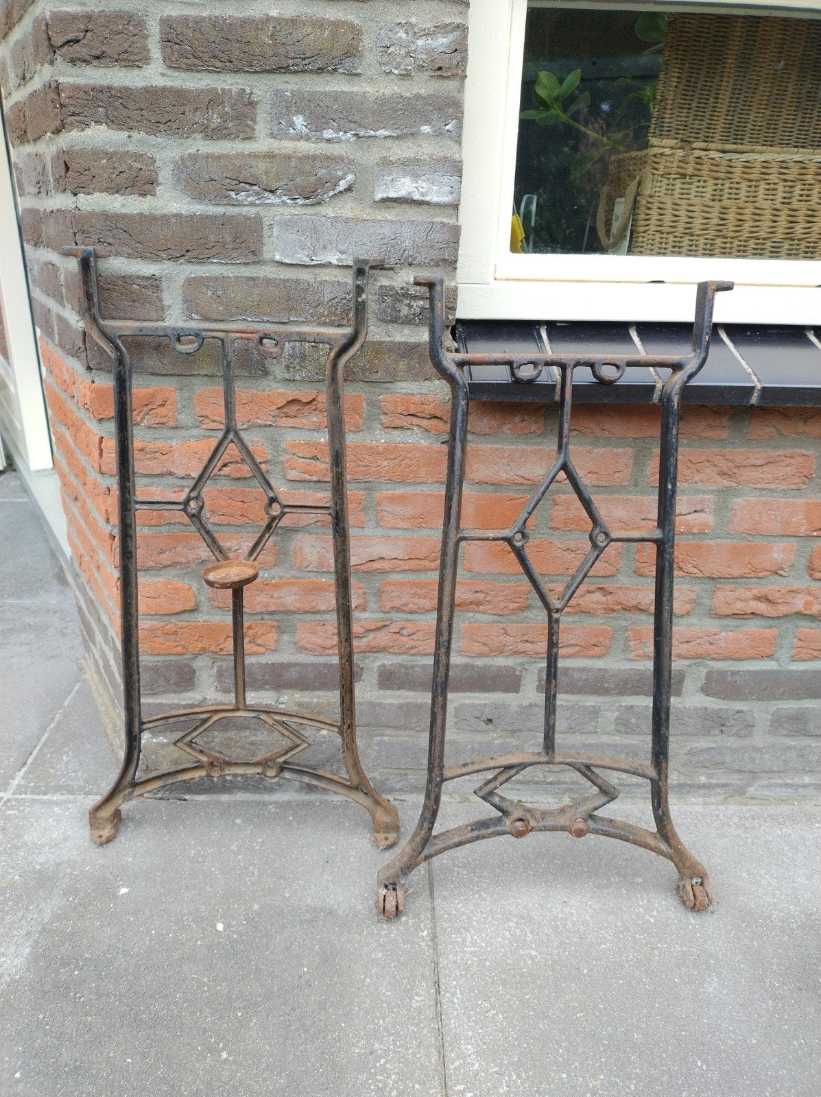 Gietijzeren onderstel, 75 cm hoog, 35 cm breed, Antiek en Kunst, Ophalen