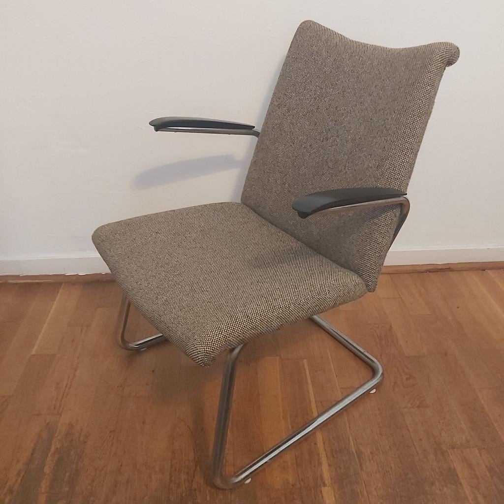 Originele Gispen stoel puntgaaf, Ophalen