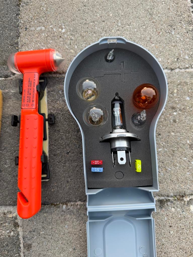Noodset Total inclusief hamer en lampen voor de auto, Auto diversen, Ophalen of Verzenden, Nieuw