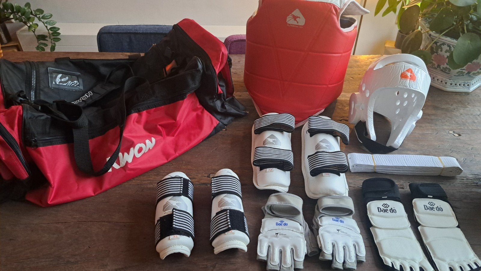 Taekwondo set compleet, Sport en Fitness, Boksen, Ophalen of Verzenden