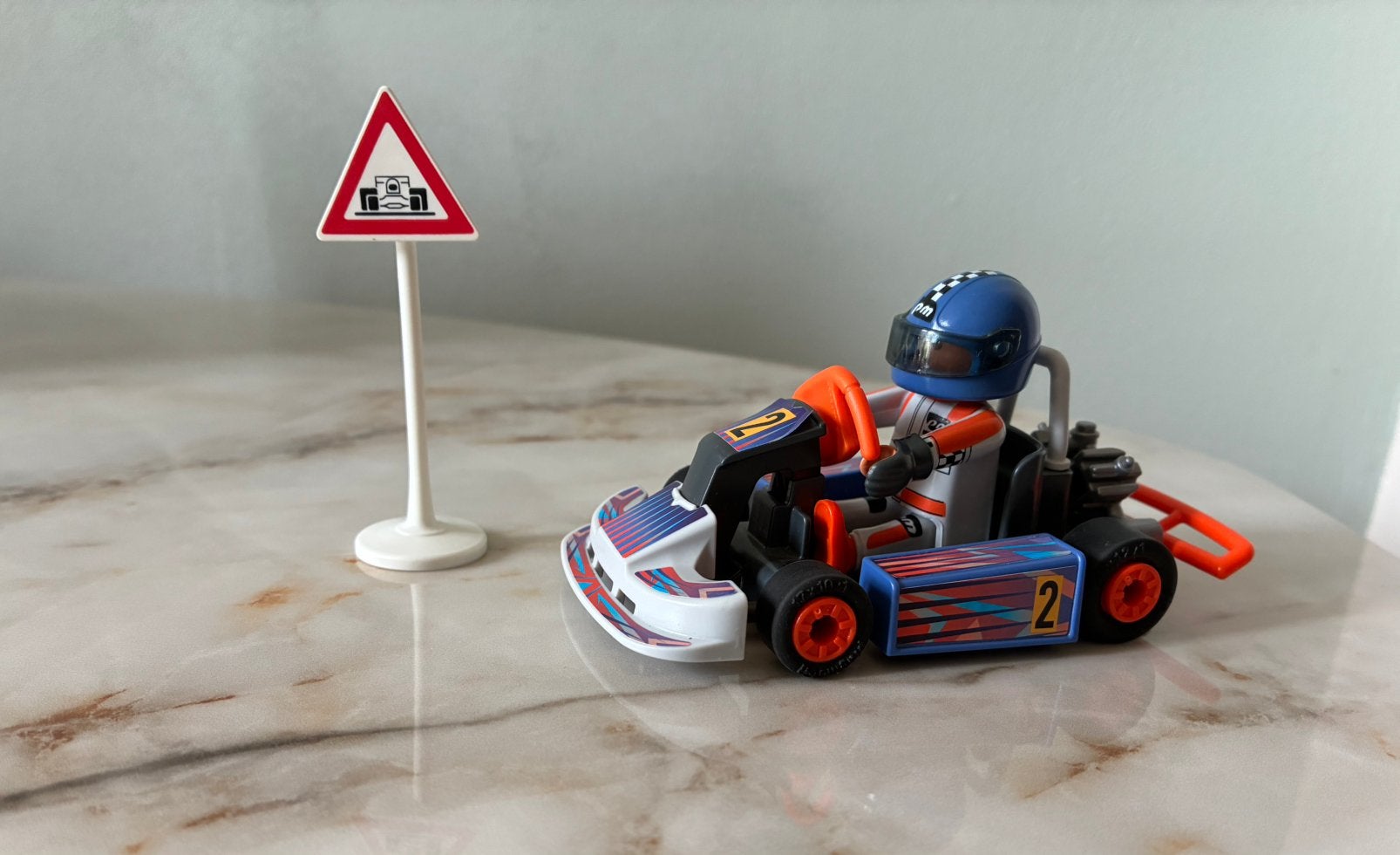 Playmobil kart met coureur en vintage verkeersbord, Ophalen of Verzenden, Zo goed als nieuw