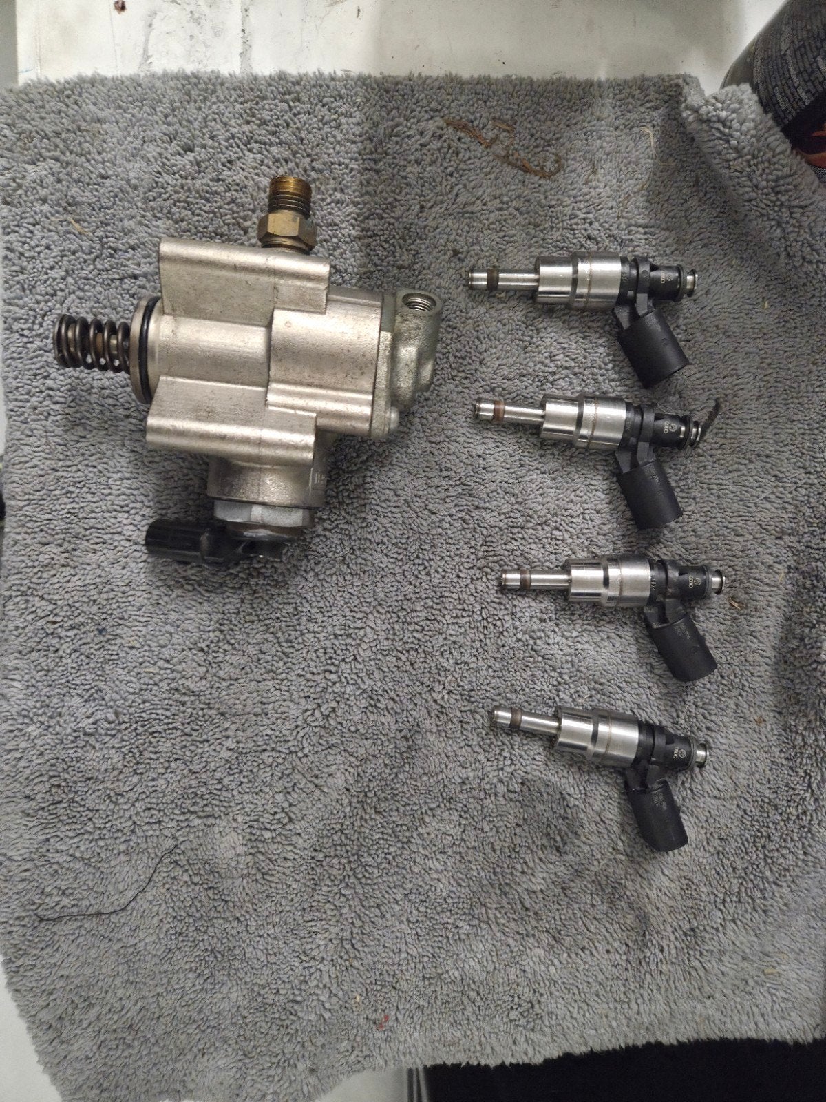 Injector 2.0TFSI EA113 CDL (06F 906 036 F) Hogedrukpomp, Ophalen of Verzenden