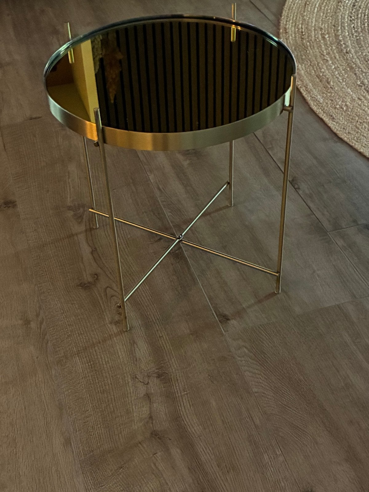 Zuiver bijzettafel goud, Minder dan 55 cm, Metaal of Aluminium, Rond, Zo goed als nieuw