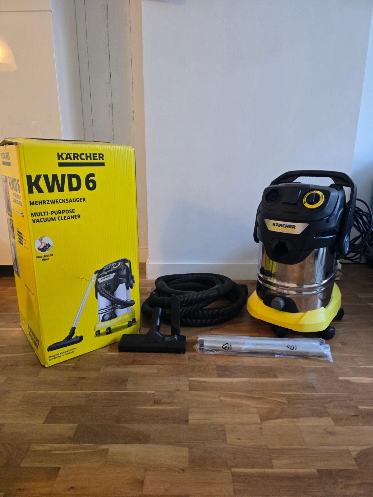 Kärcher KWD 6 Multi-purpose stofzuiger - Zo goed als nieuw, Ophalen, Inclusief accessoires, Kärcher, Zo goed als nieuw