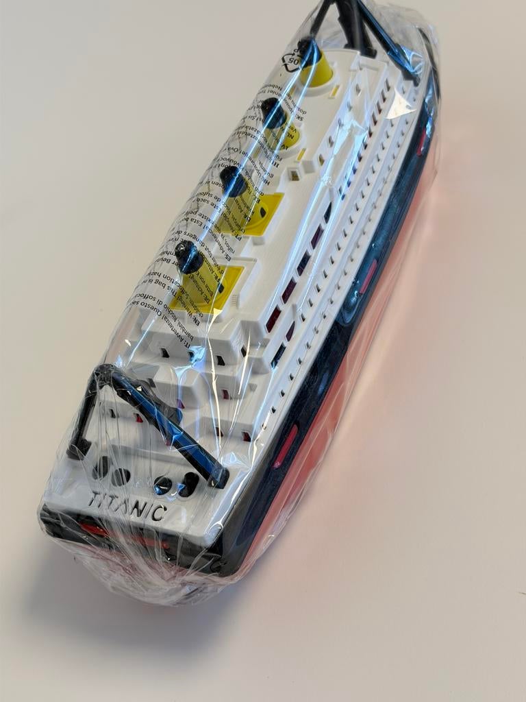 Titanic Speelgoedboot 41cm Bad Zwembad Nieuw drijvend boot, Nieuw, Ophalen of Verzenden, H, H