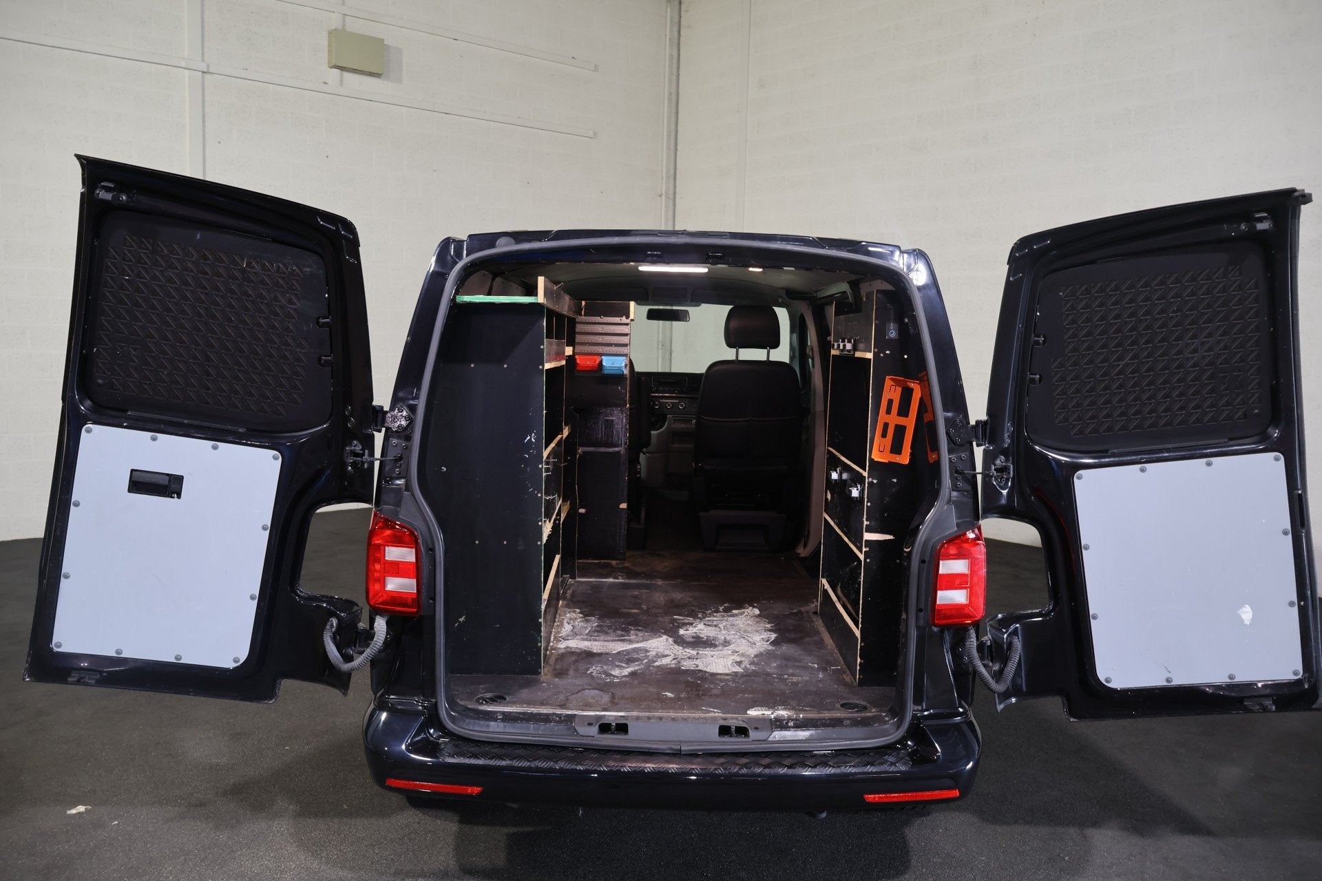 Volkswagen Transporter 2.0 TDI L1 H1 Black Edition, Voorwielaandrijving, Stof, Gebruikt, Euro 6