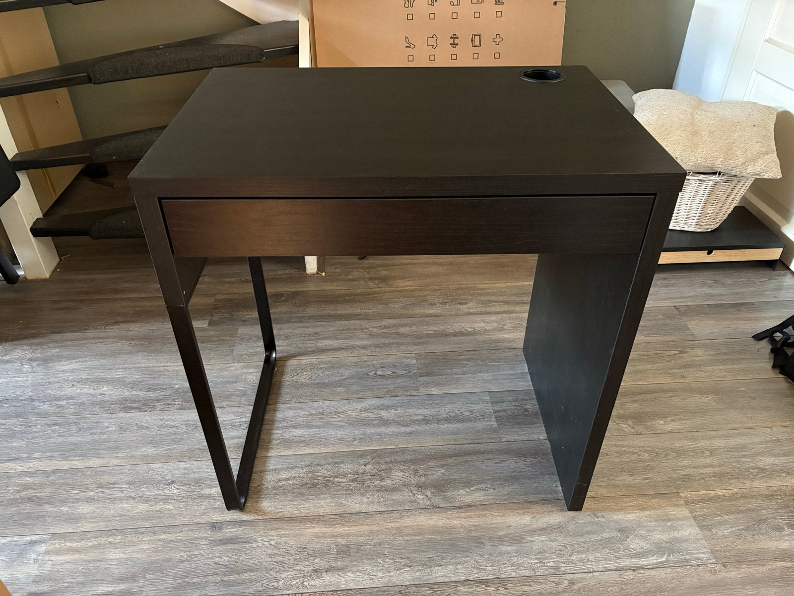 IKEA Micke bureau met lade - Zwartbruin, 73x50 cm, Ophalen, Zwart, Gebruikt, Met lades