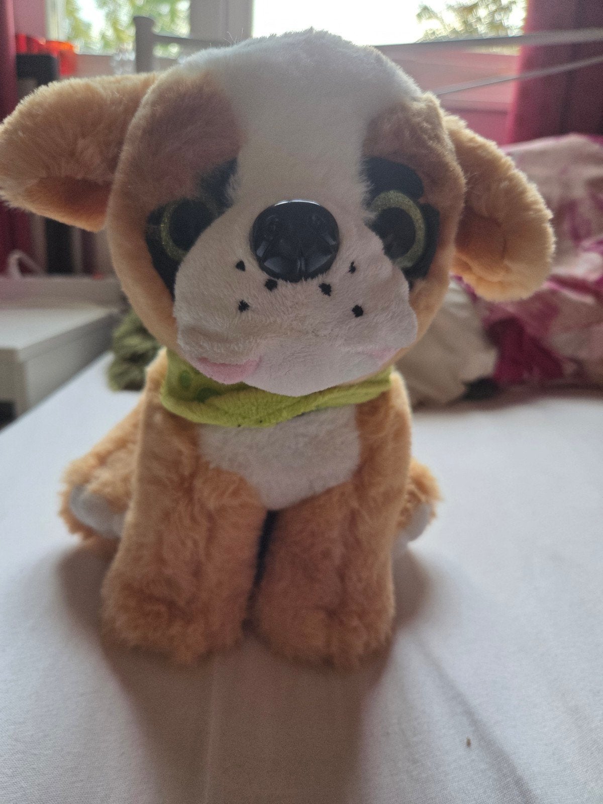 Schattige knuffelhond met groene sjaal, Overige merken, Overige karakters, Zo goed als nieuw, Met kleding of accessoire
