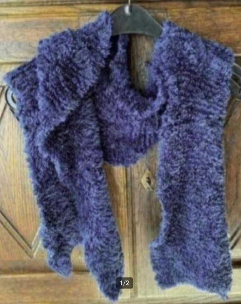 Blauwe fluffy sjaal, shawl, das, sjerp, stola te koop, Kleding | Dames, Mutsen, Sjaals en Handschoenen, Ophalen of Verzenden, Zo goed als nieuw