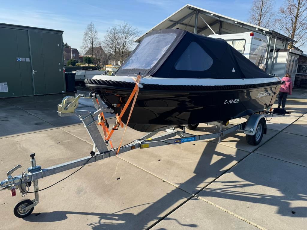 Topcraft 484 met tohatsu 30 pk en pega  kanteltrailer, Watersport en Boten, Sloepen, 10 tot 30 pk, Ophalen of Verzenden, Zo goed als nieuw