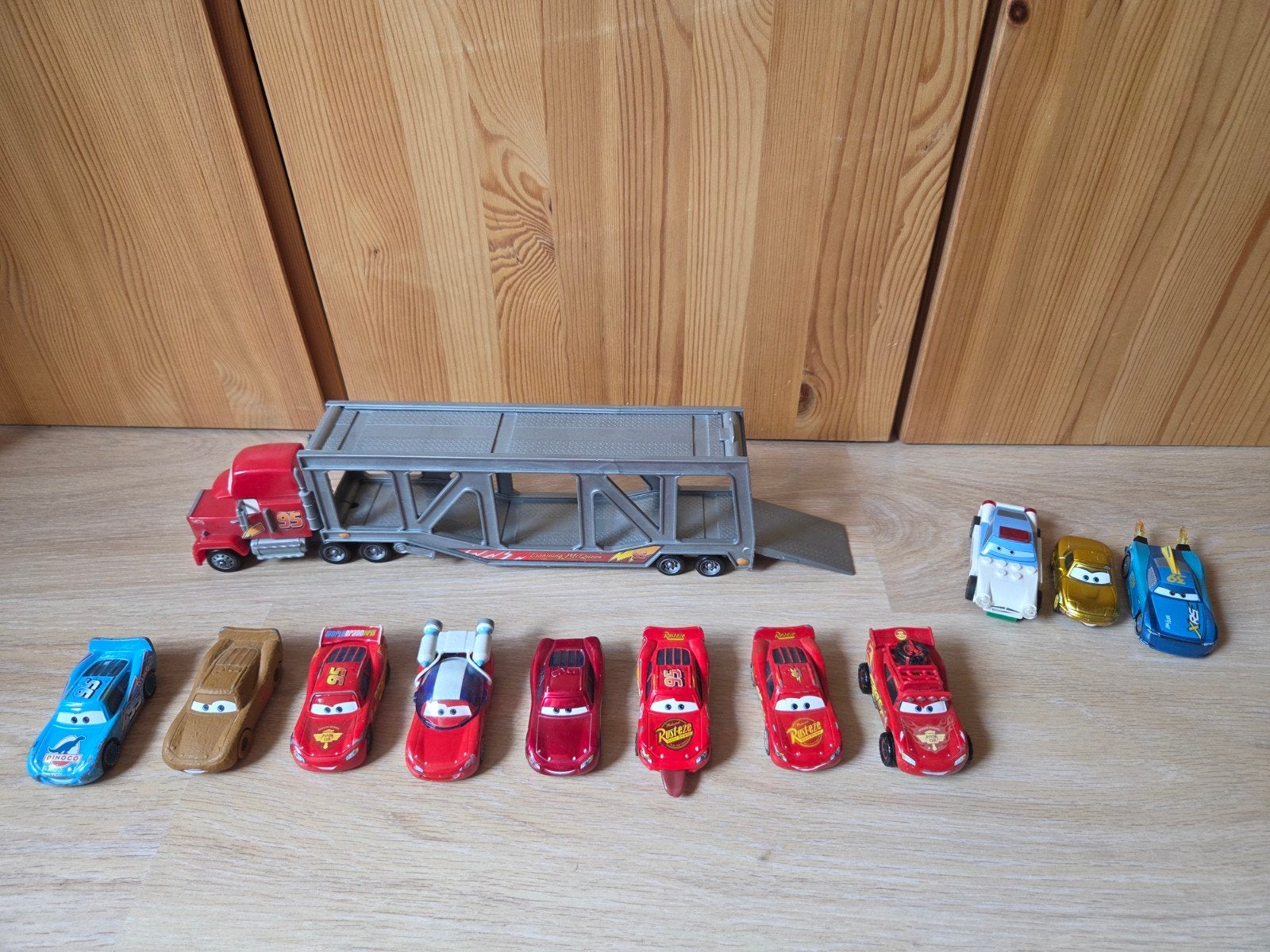 Cars Mack Truck en diverse Bliksem McQueen auto's, Ophalen of Verzenden, Gebruikt