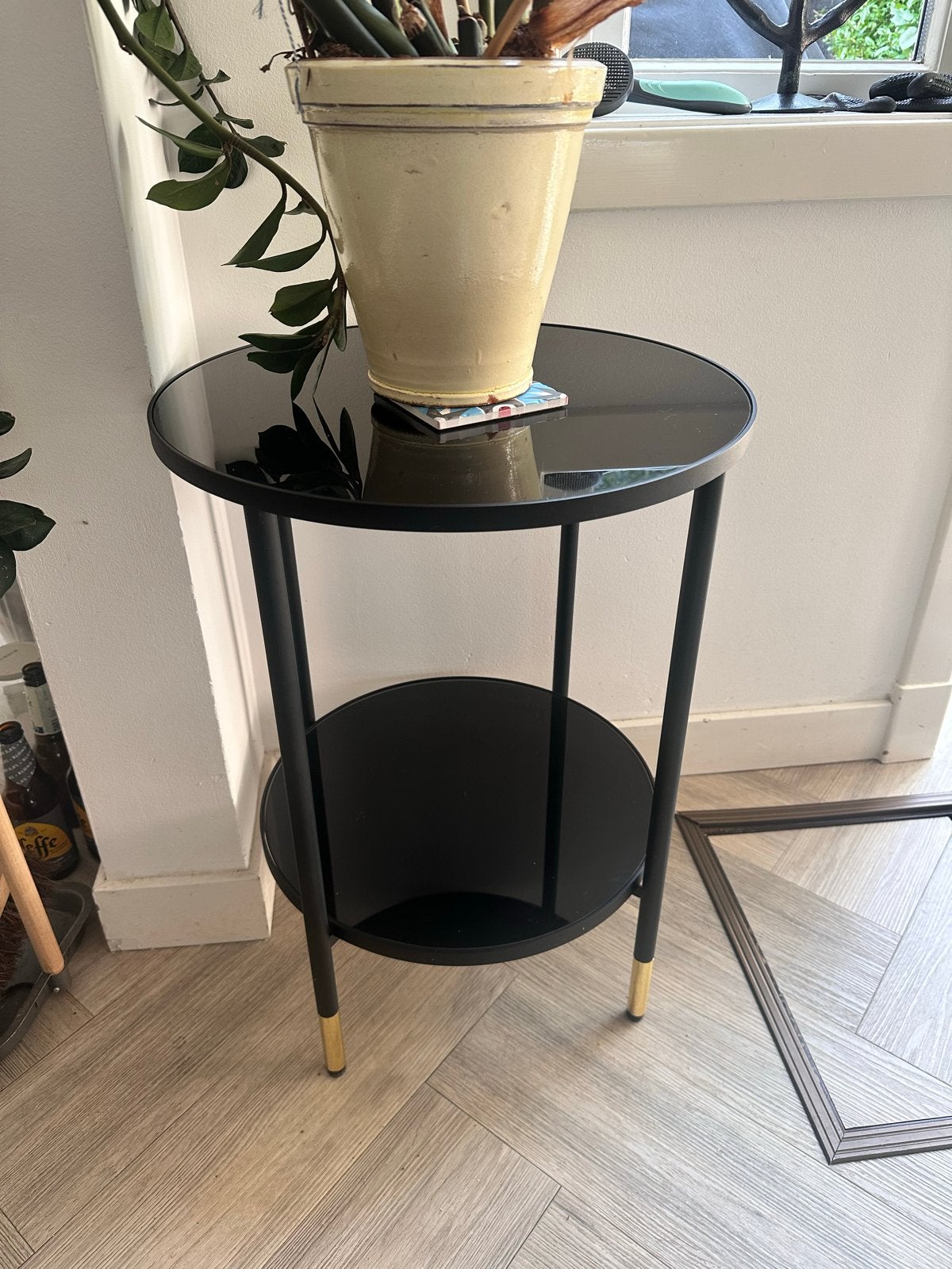 IKEA ÄSPERÖD bijzettafel (2x) zwart/glas, 45 cm, Huis en Inrichting, Ophalen, Minder dan 55 cm, Gebruikt, Rond