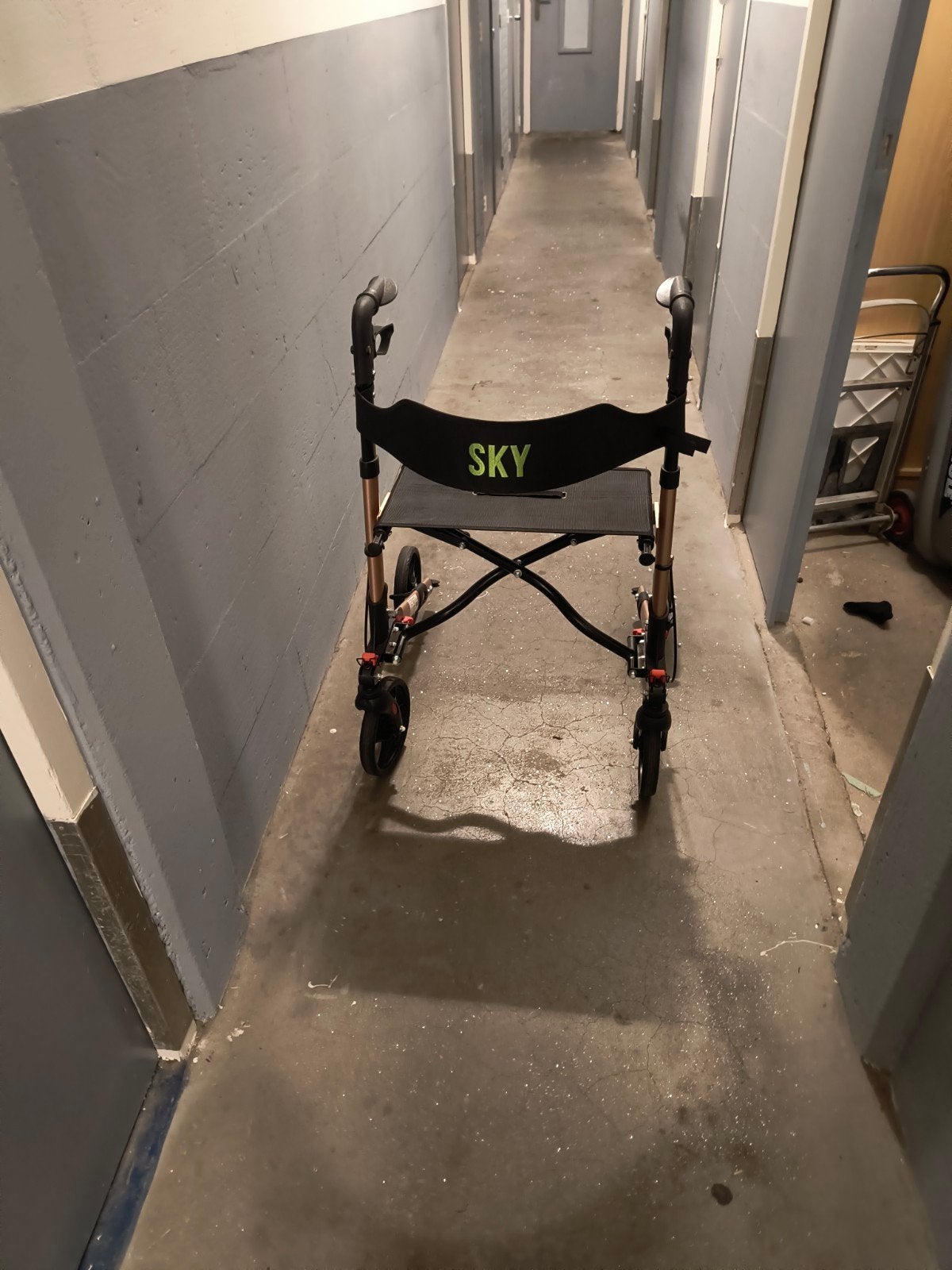 mooie z.g.a.n rollator. makkelijk inklapbaar., Ophalen, Opvouwbaar, Zo goed als nieuw