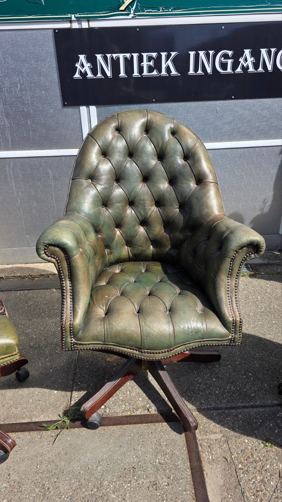 Chesterfield captain chairs / bureaustoelen, Ophalen