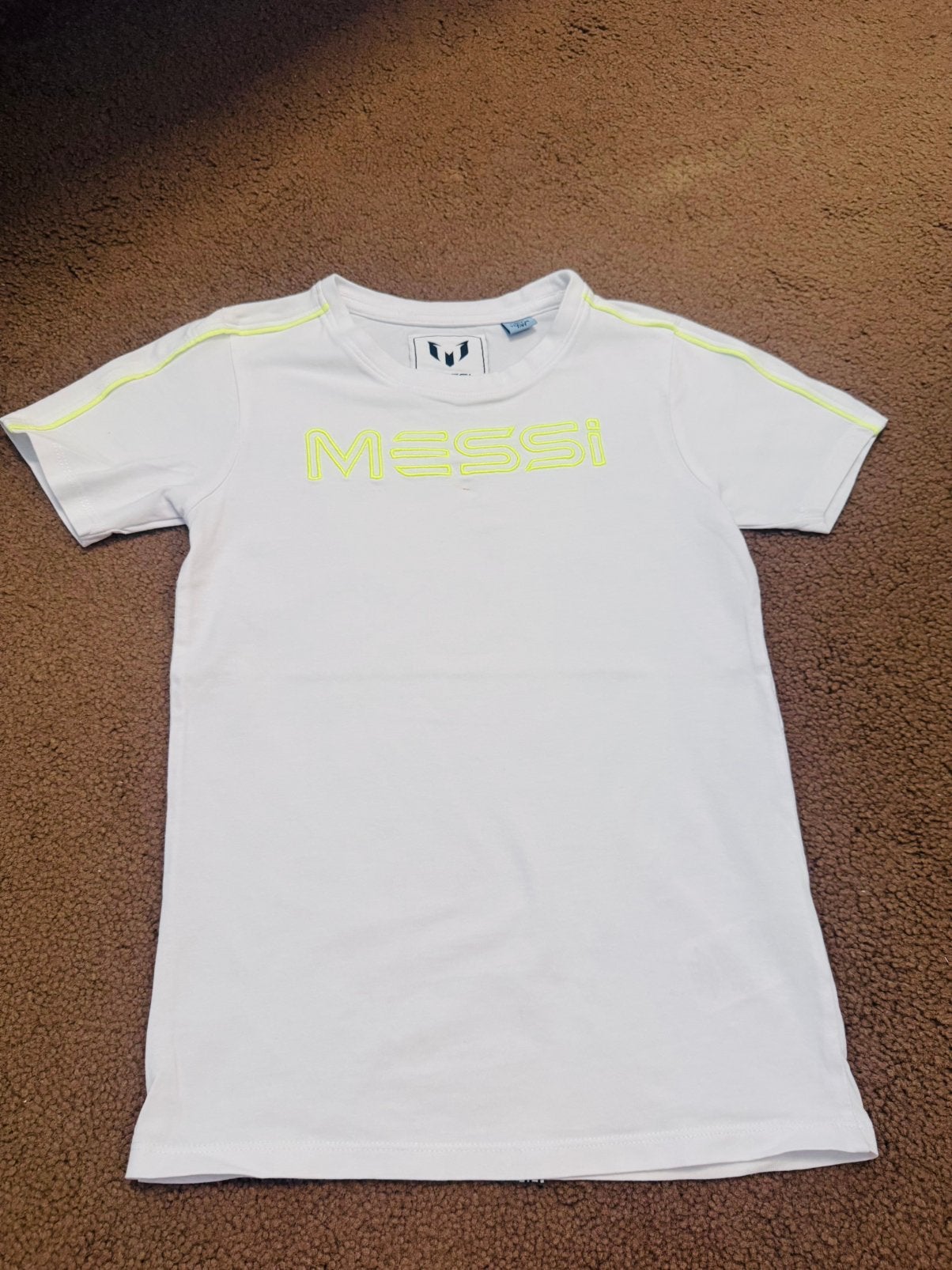 Vingino Messi wit t-shirt met neon gele print maat 122/128, Verzenden, Zo goed als nieuw, Jongen, Shirt of Longsleeve