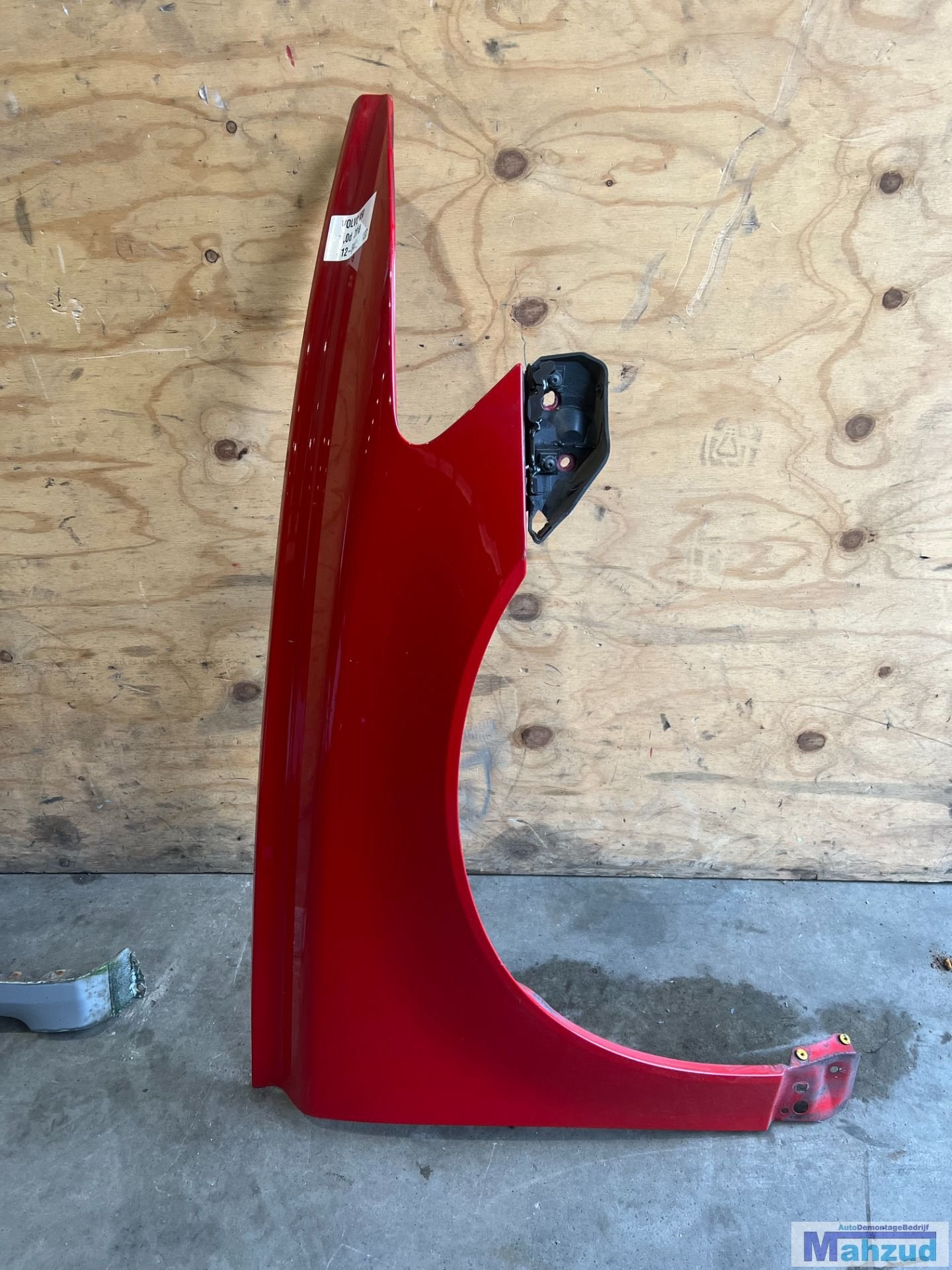 VOLVO V50 Rood 612-64 rechts voorscherm 2004-2012, Auto-onderdelen, Gebruikt, Gunnar Engellaus vag 8
405 31  Gothenburg, SE, Info@volvocars.com