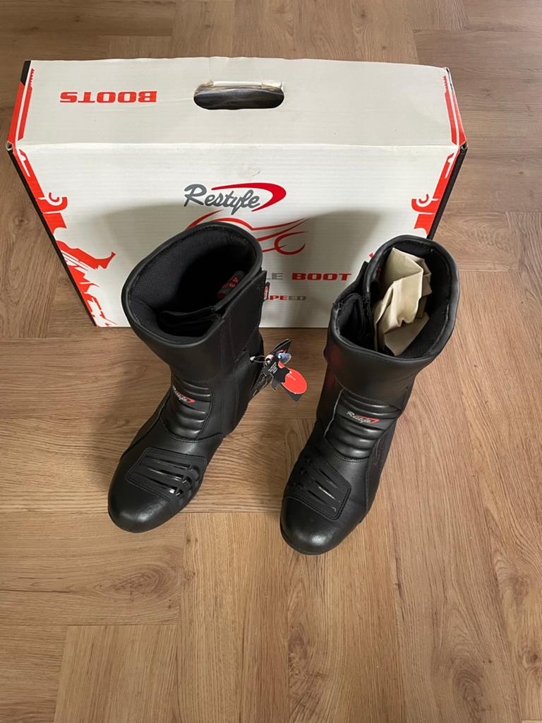 Nieuwe motorlaarzen, restyle, maat 43, Motoren, Kleding | Motorkleding, Ophalen of Verzenden, Nieuw met kaartje, Laarzen