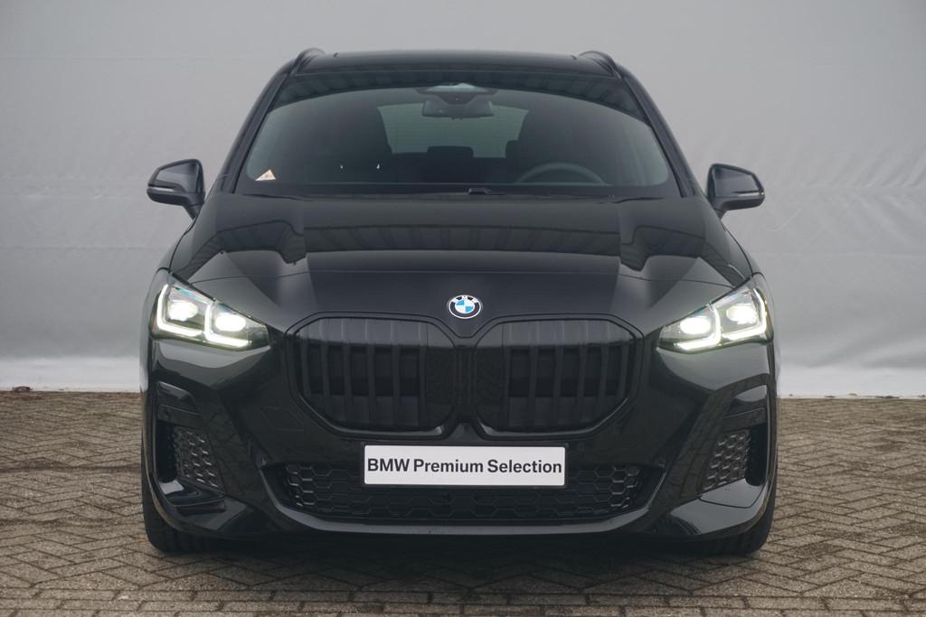 BMW 2 Serie Active Tourer 218i M Sport | Trekhaak / Panorama, 1445 kg, Zwart, Origineel Nederlands, Bedrijf