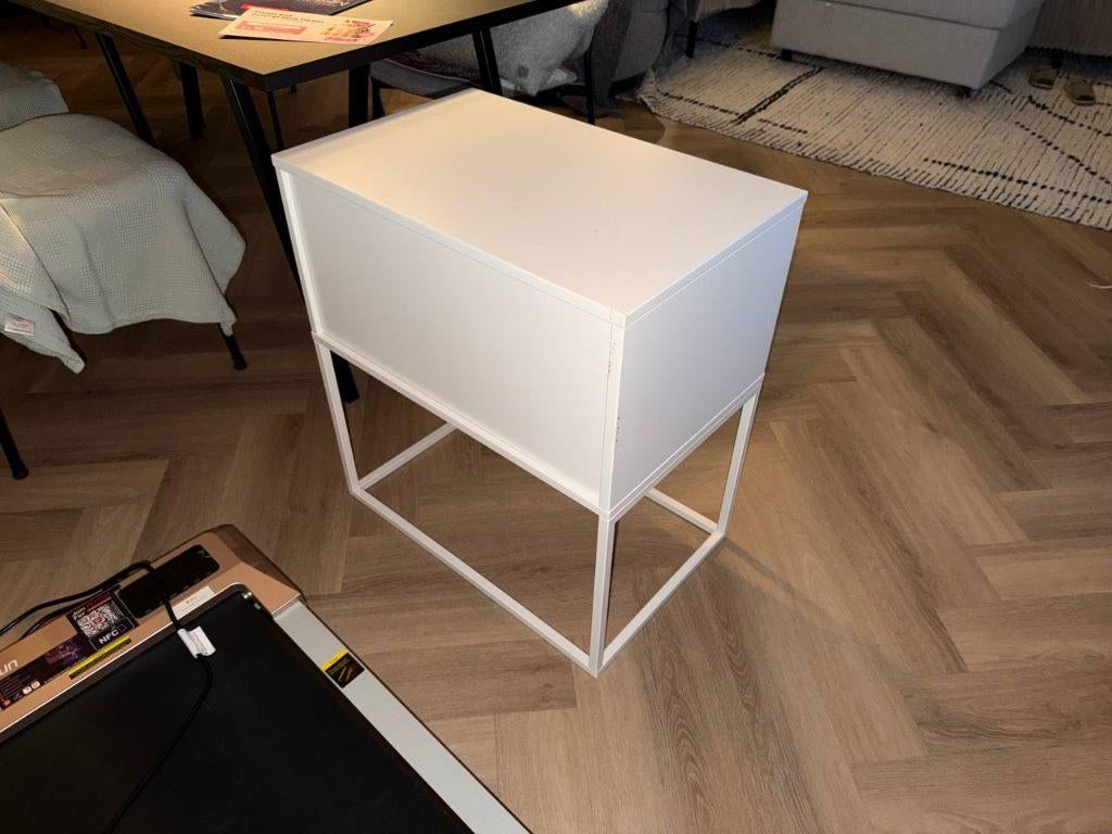 Bedside table VIKHAMMER, Ophalen, Overige materialen, 70 cm of meer, 65 cm of meer