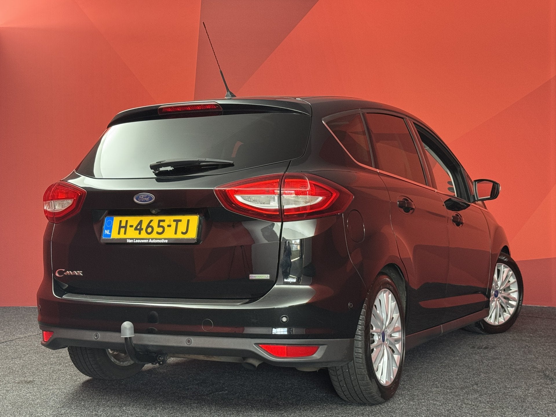 Ford C-MAX 1.5 Titanium | Winter Pack | Navigatie | Pano | X, 4 cilinders, 150 pk, Automatische klimaatregeling, Zwart