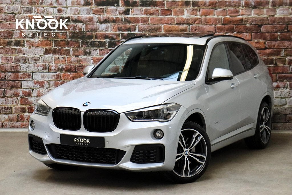BMW X1 sDrive20i High Executive M Sport Pakket Automaat / Na, 1998 cc, Euro 6, SUV of Terreinwagen, 84 €/maand