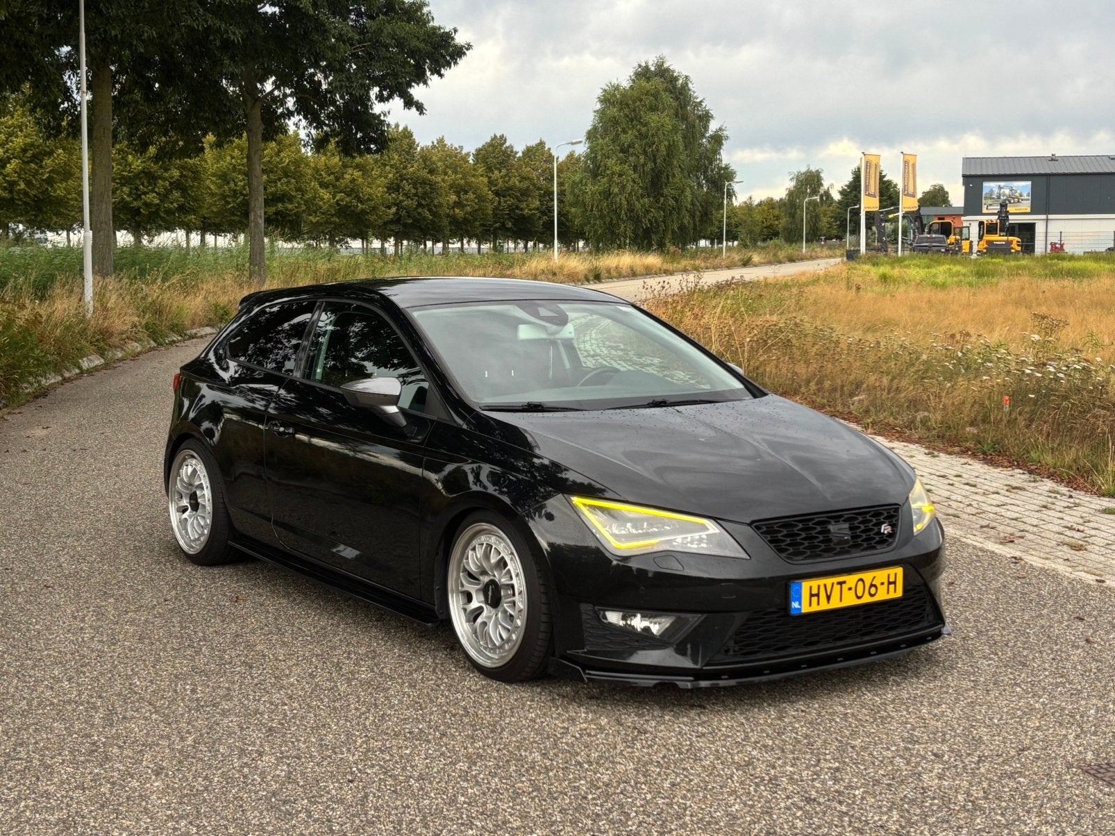 Seat Leon 1.4 TSI 140PK 2014 Zwart |aangepast uitlaatsysteem, Auto's, Seat, Voorwielaandrijving, 4 cilinders, Leon, Zwart
