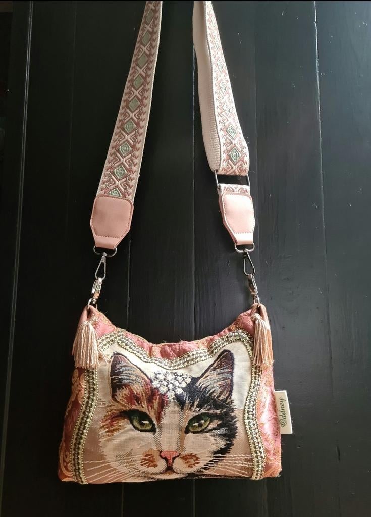Unieke handgemaakte tas met lady cat - Oddney Creations, Ophalen of Verzenden, Nieuw, Roze, Overige merken
