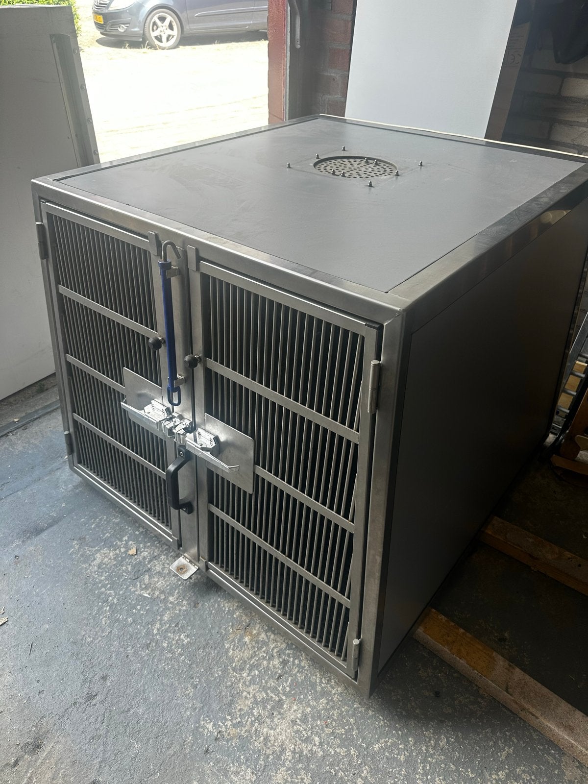 Stevige Honden AutoBench, Ophalen, Gebruikt