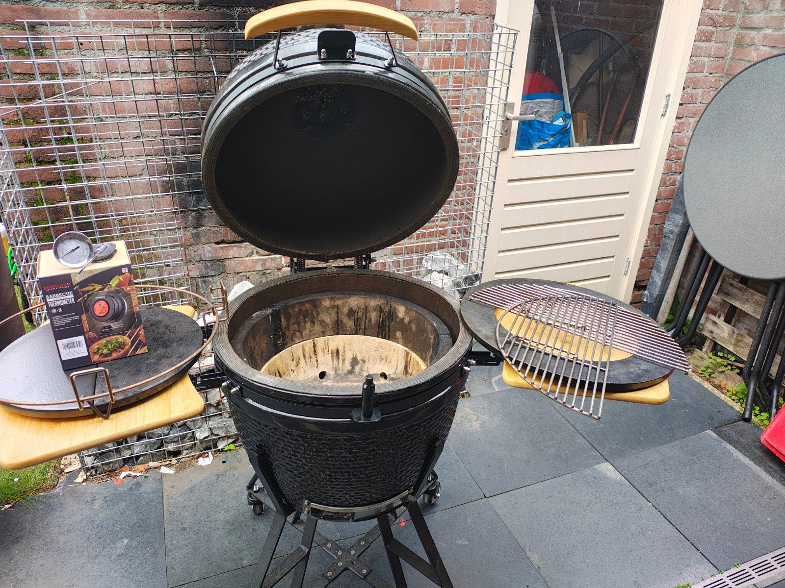 kamado bbq 21 inch met accessoires en 46 cm grilloppervlak, Tuin en Terras, Ophalen, Met accessoires