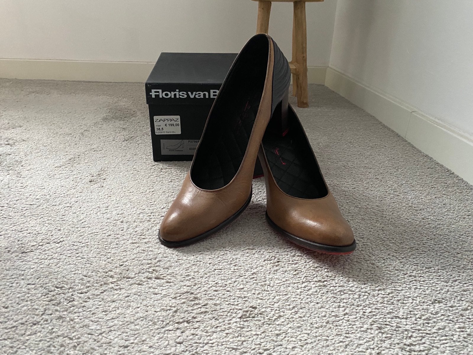Floris van Bommel Pumps Maat 38,5, Ophalen of Verzenden, Zo goed als nieuw, Beige, Pumps