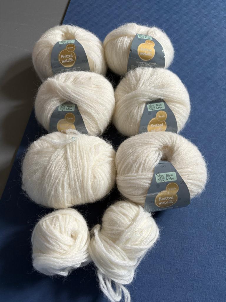 Alison & Mae Knitted Metallic Garen - Wit (5 bollen), Ophalen of Verzenden, Gebruikt, Breien of Haken, Wol of Garen