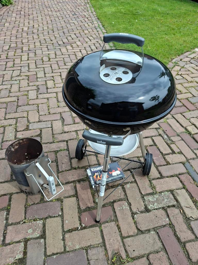 Weber houtskool barbecue, Tuin en Terras, Houtskoolbarbecues, Ophalen, Gebruikt, Weber, Met accessoires