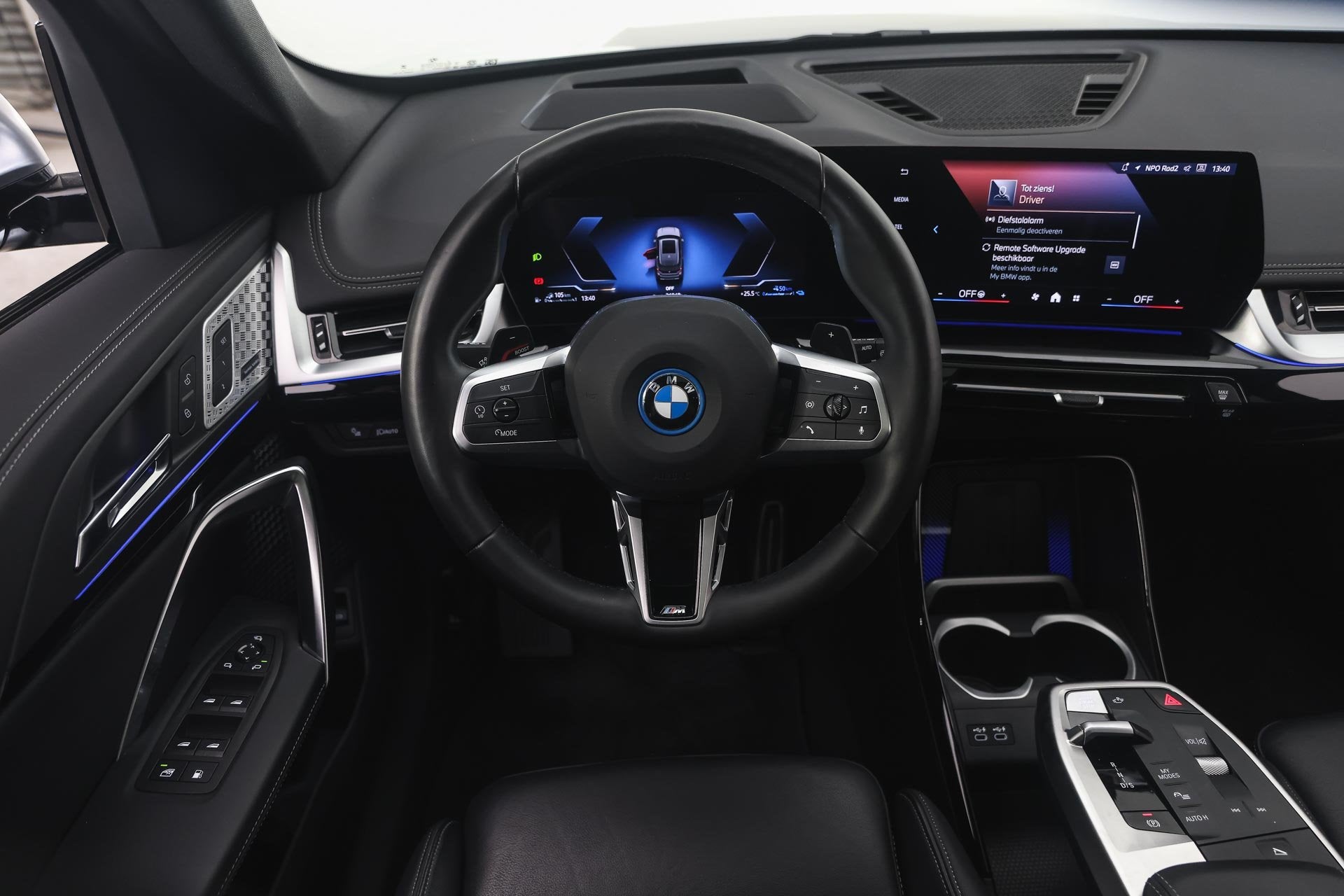 BMW X1 xDrive30e M Sport Automaat / Panoramadak / Sportstoel, Auto's, Bedrijf, Hybride Elektrisch/Benzine, 3 cilinders, 1835 kg