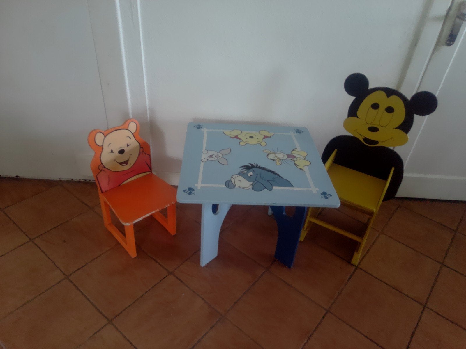 kindertafel, Kinderen en Baby's, Kinderkamer | Tafels en Stoelen, Ophalen of Verzenden, Zo goed als nieuw, Tafel(s)