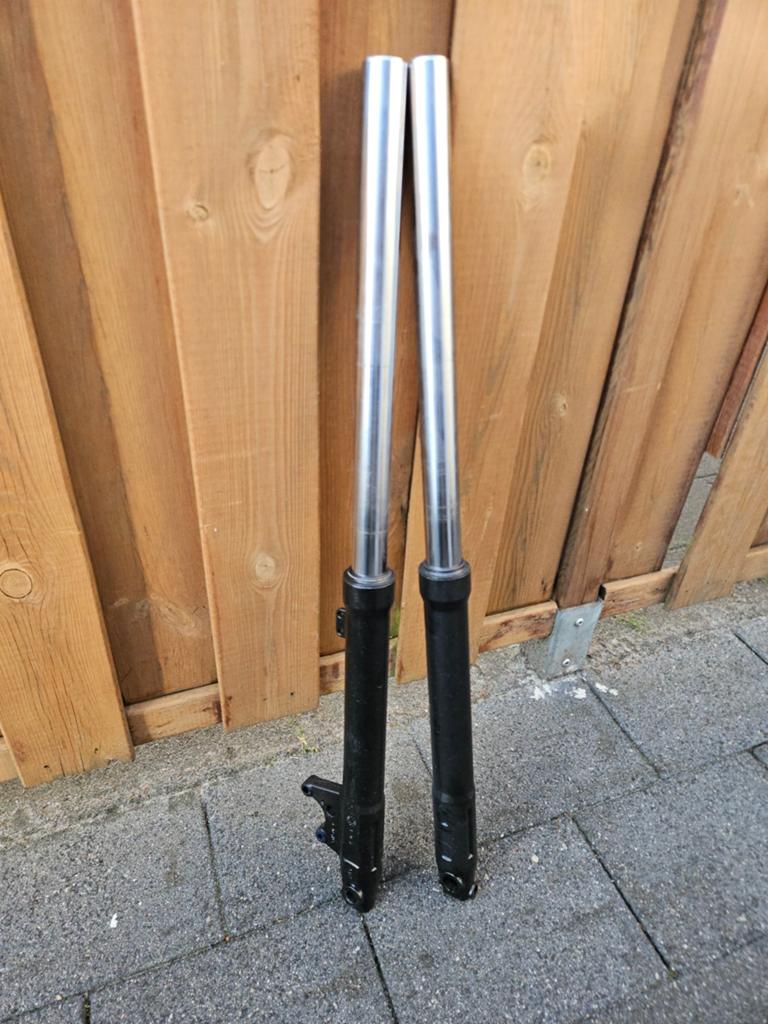 Voorvorkpoten voorvork yamaha dt50 dt50r dt50x 2003-2011, Fietsen en Brommers, Brommeronderdelen | Algemeen, Ophalen of Verzenden