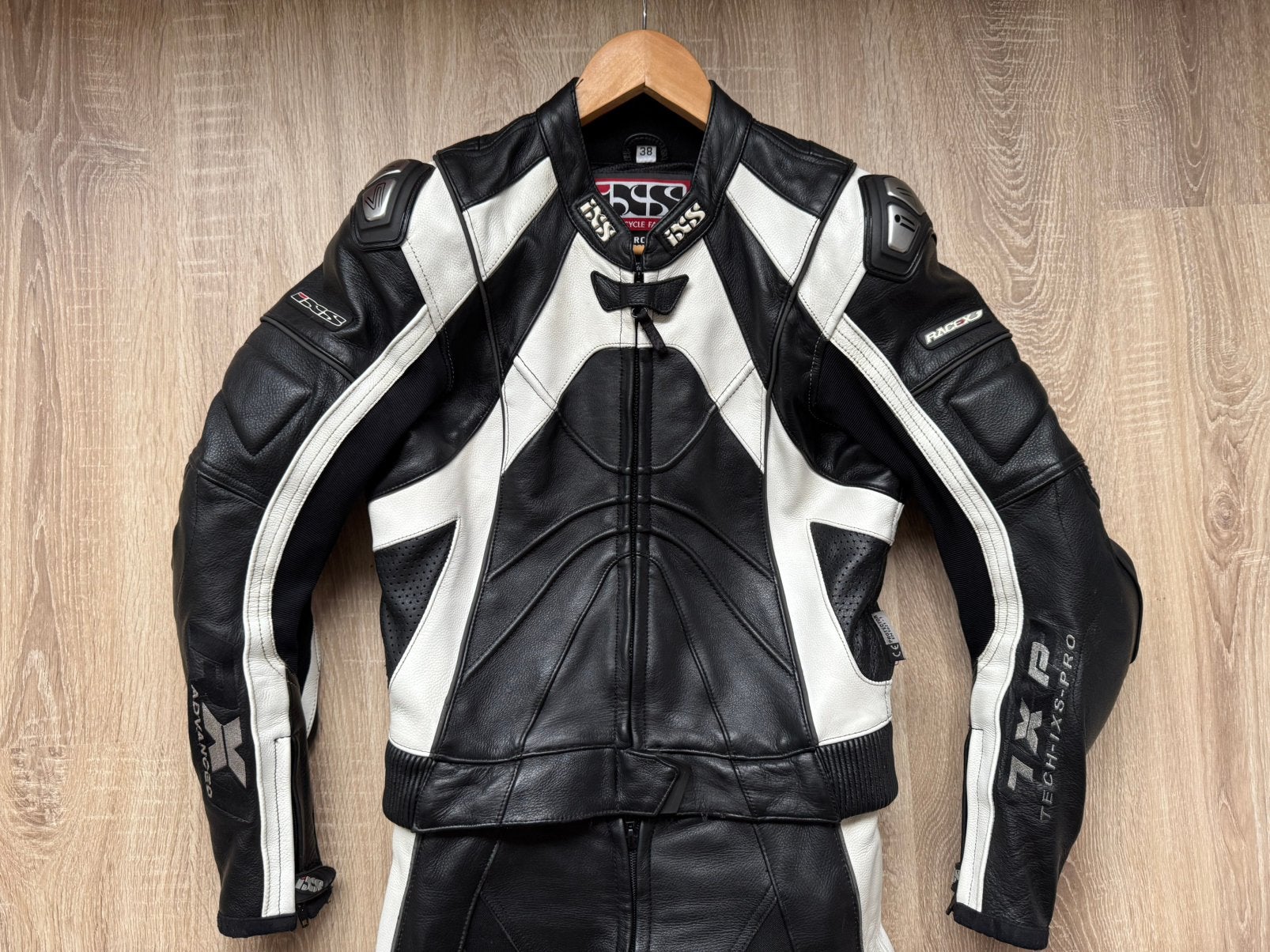 IXS Leren Motorpak 2 delig - Zo Goed Als Nieuw, Motoren, Kleding | Motorkleding, Ophalen of Verzenden, Tweedehands, Kinderen, Combipak