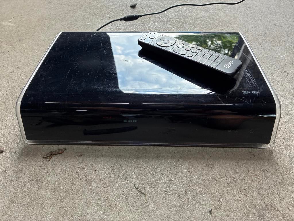 Ziggo Mediabox XL met afstandsbediening, Ophalen of Verzenden, Gebruikt, Harddiskrecorder