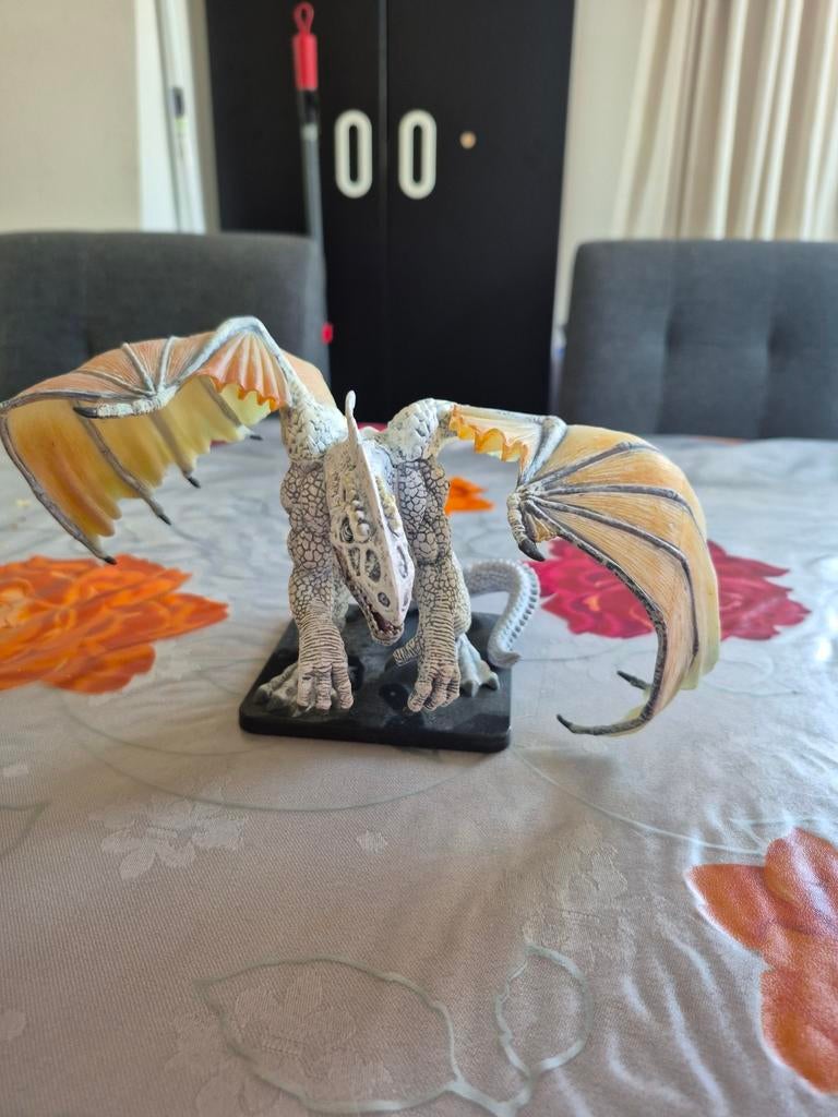 D&D Icons Gargantuan White Dragon Icingdeath Limited Edition, Verzamelen, Poppetjes en Figuurtjes, Ophalen, Zo goed als nieuw