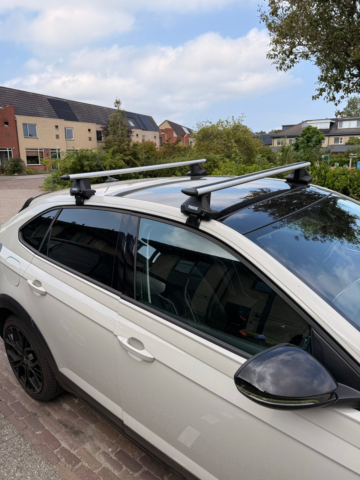 Thule dakdragers voor VW Taigo met panoramadak, Auto diversen, Ophalen, Zo goed als nieuw
