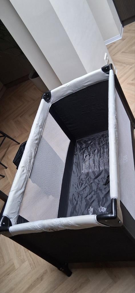 Topmark box - Reisbedje - Zwart/Wit + extra matras, Ophalen, Gebruikt, Rechthoekig