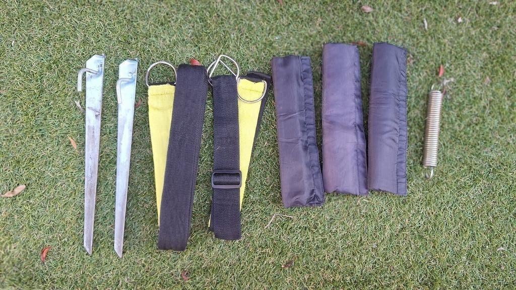 Stormband set 9,5 meter met haringen en veren, Ophalen, Gebruikt