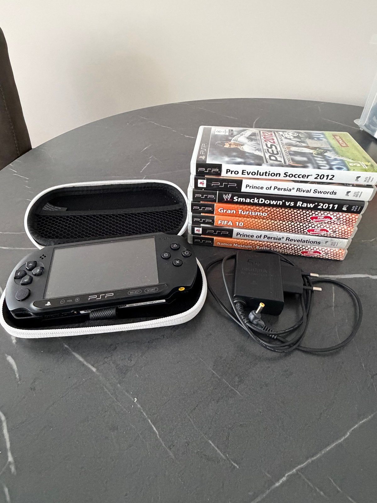 PSP met 6 games en hoesje - Zwart, Spelcomputers en Games, Spelcomputers | Sony PSP, Ophalen, Zwart, PSP, Gebruikt