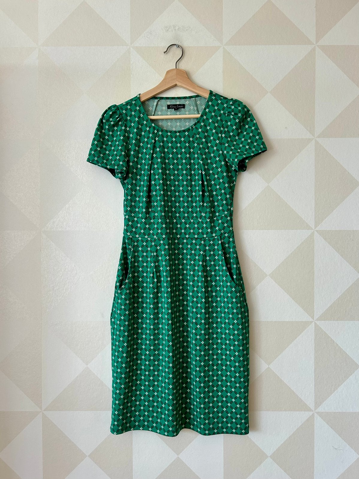 King Louie Mona Dress groen wit bloem S/36 zgan, Kleding | Dames, Jurken, Ophalen of Verzenden, Zo goed als nieuw, Knielengte