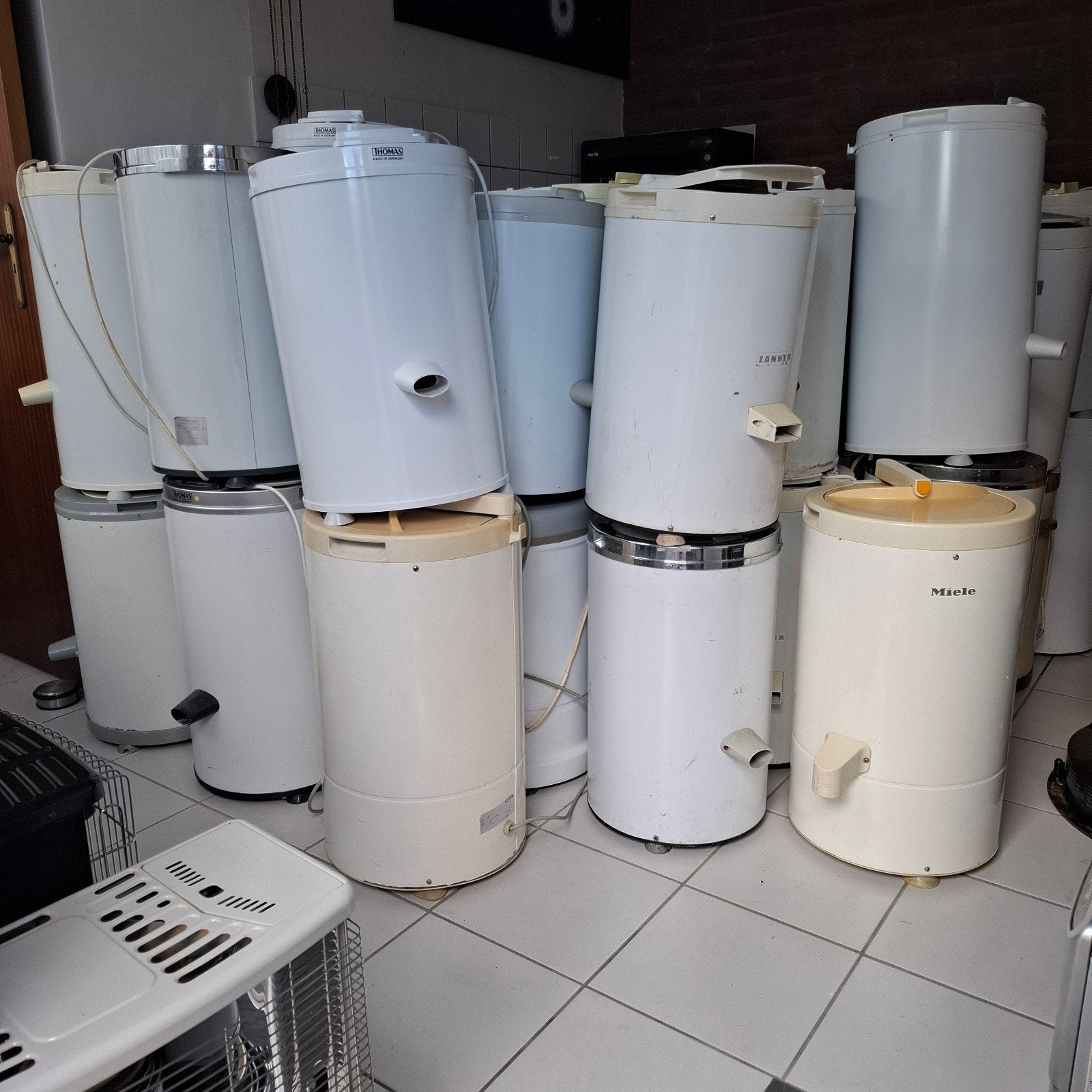 Verschillende soorten centrifuge,droogtrommel, droogzwierder, Minder dan 4 kg, Ophalen, Minder dan 1200 toeren, Minder dan 85 cm