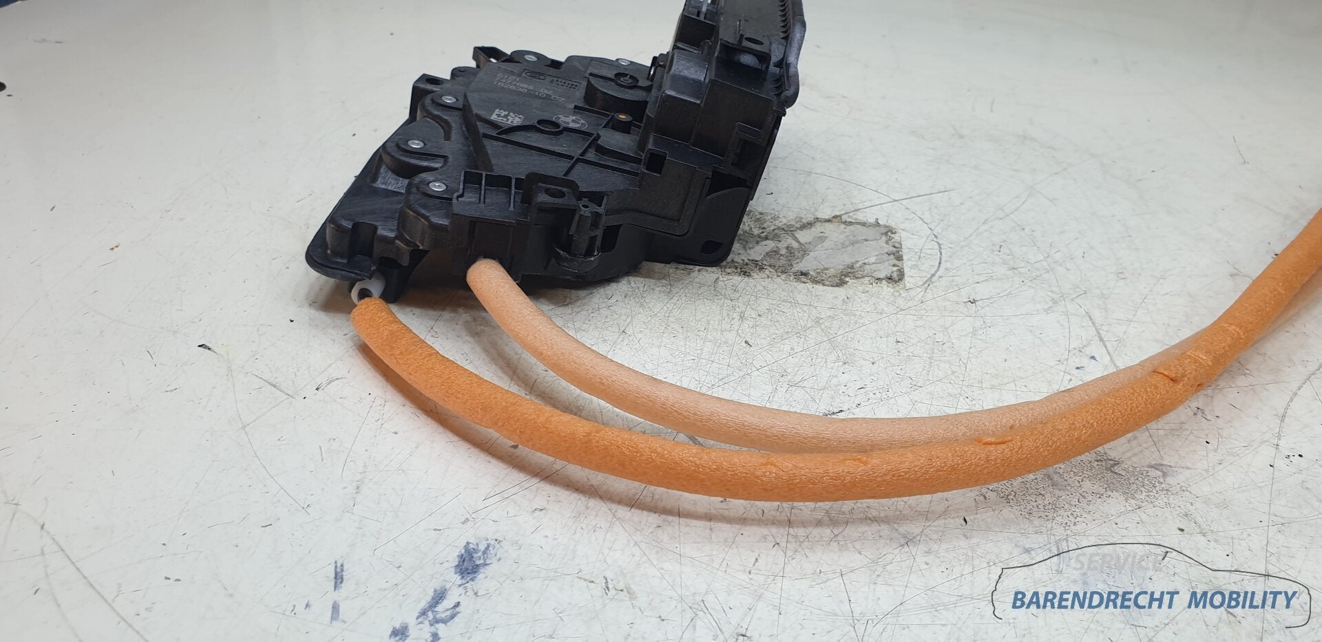 BMW G30 F90 5 serie portierslot links voor LV bestuurderskan, Petuelring 130
80788  Munich, DE, Gebruikt, Info@bmw.de, Voor