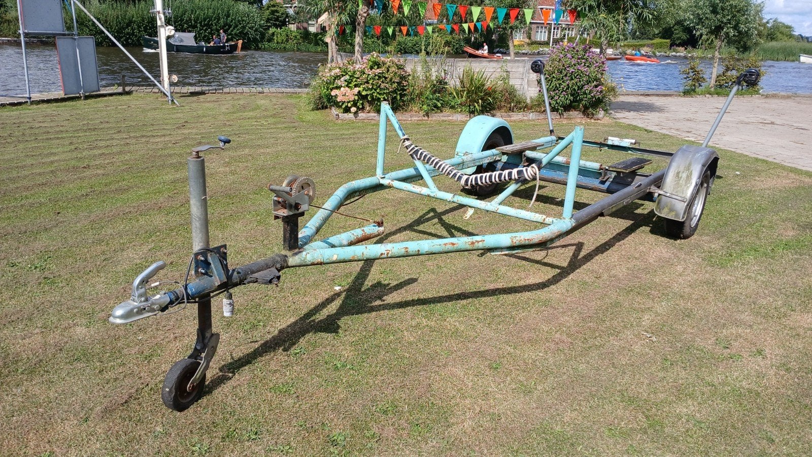 Boottrailer voor boot 4 à 5 meter, Watersport en Boten, Boottrailers, Ophalen, Minder dan 1500 kg, Gebruikt, Sloepentrailer