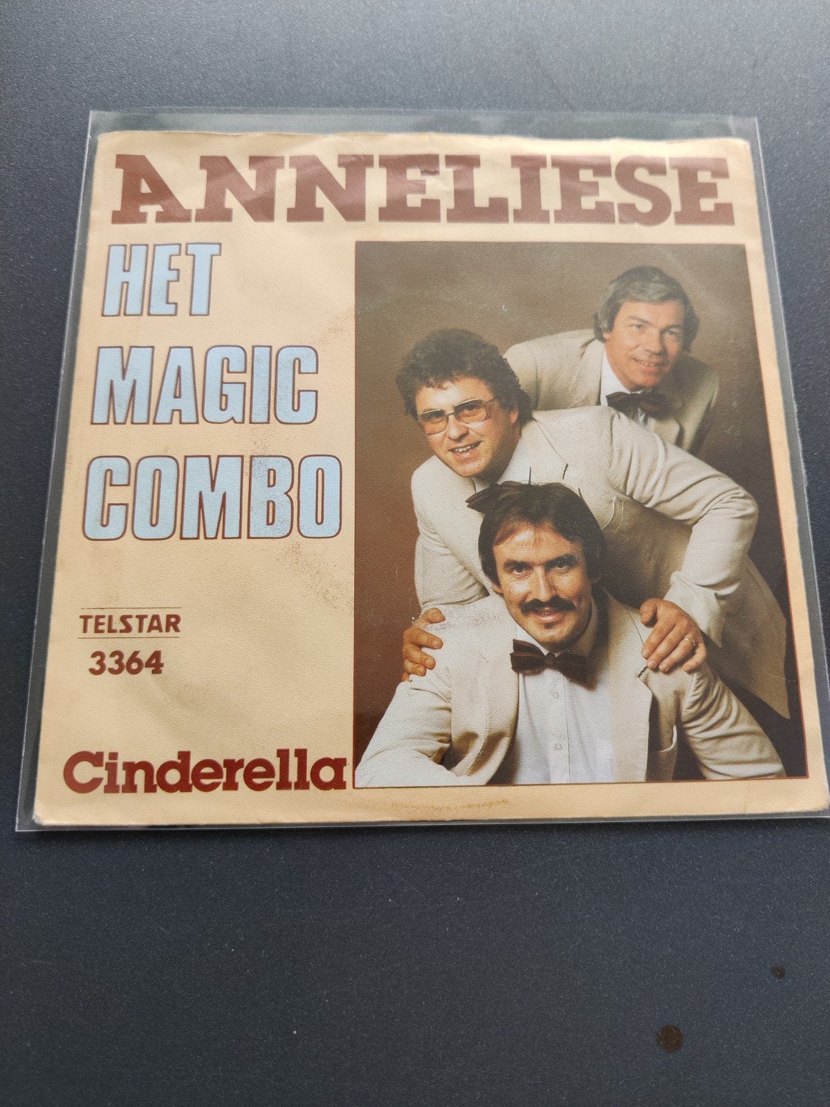 Het Magic Combo - Anneliese / Cinderella, Cd's en Dvd's, Vinyl | Nederlandstalig, Ophalen of Verzenden, Zo goed als nieuw, Overige formaten