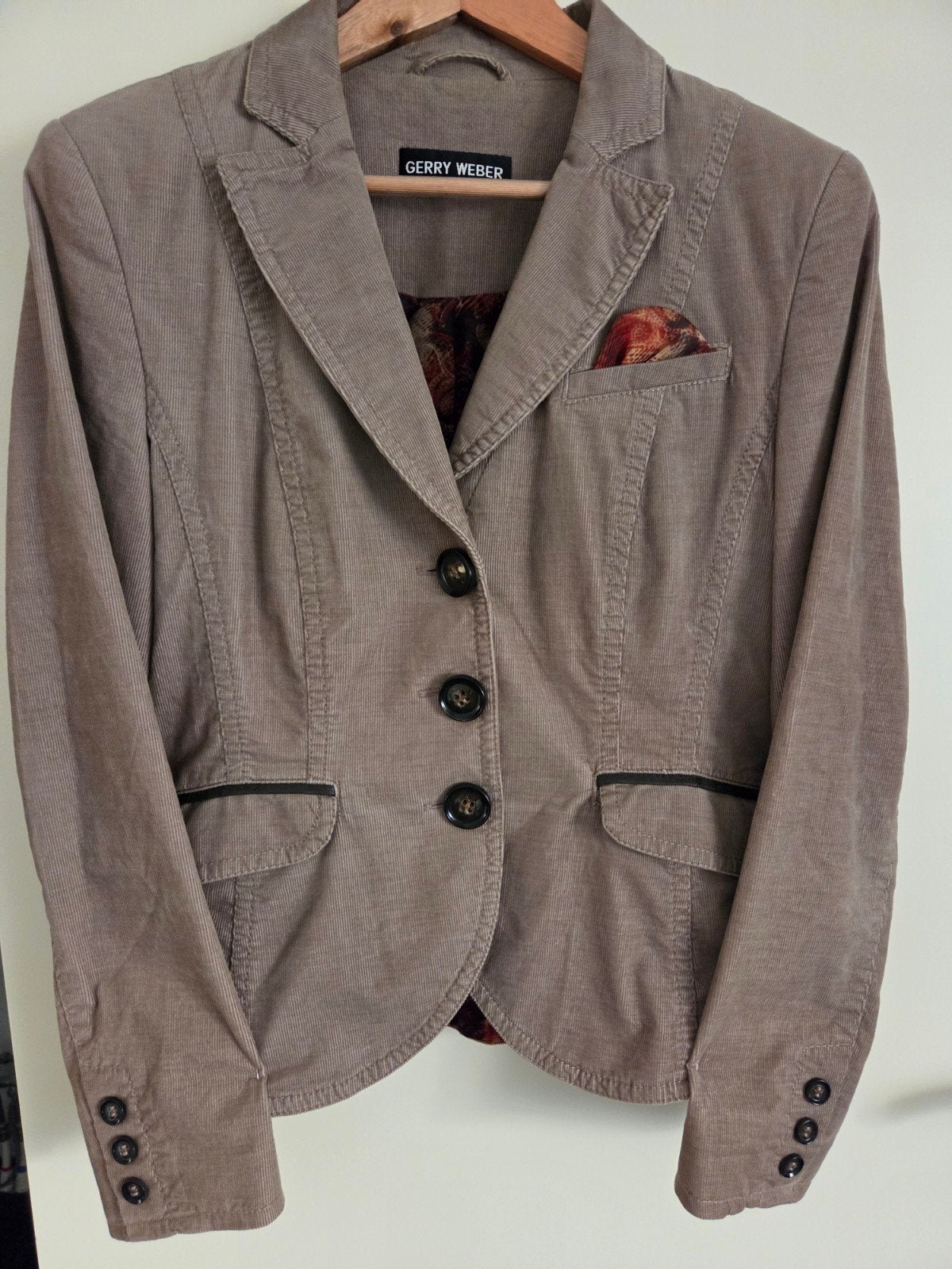 Dames blazer/jasje van Gerry Weber, Maat 38/40 (M), Beige, Ophalen of Verzenden, Zo goed als nieuw
