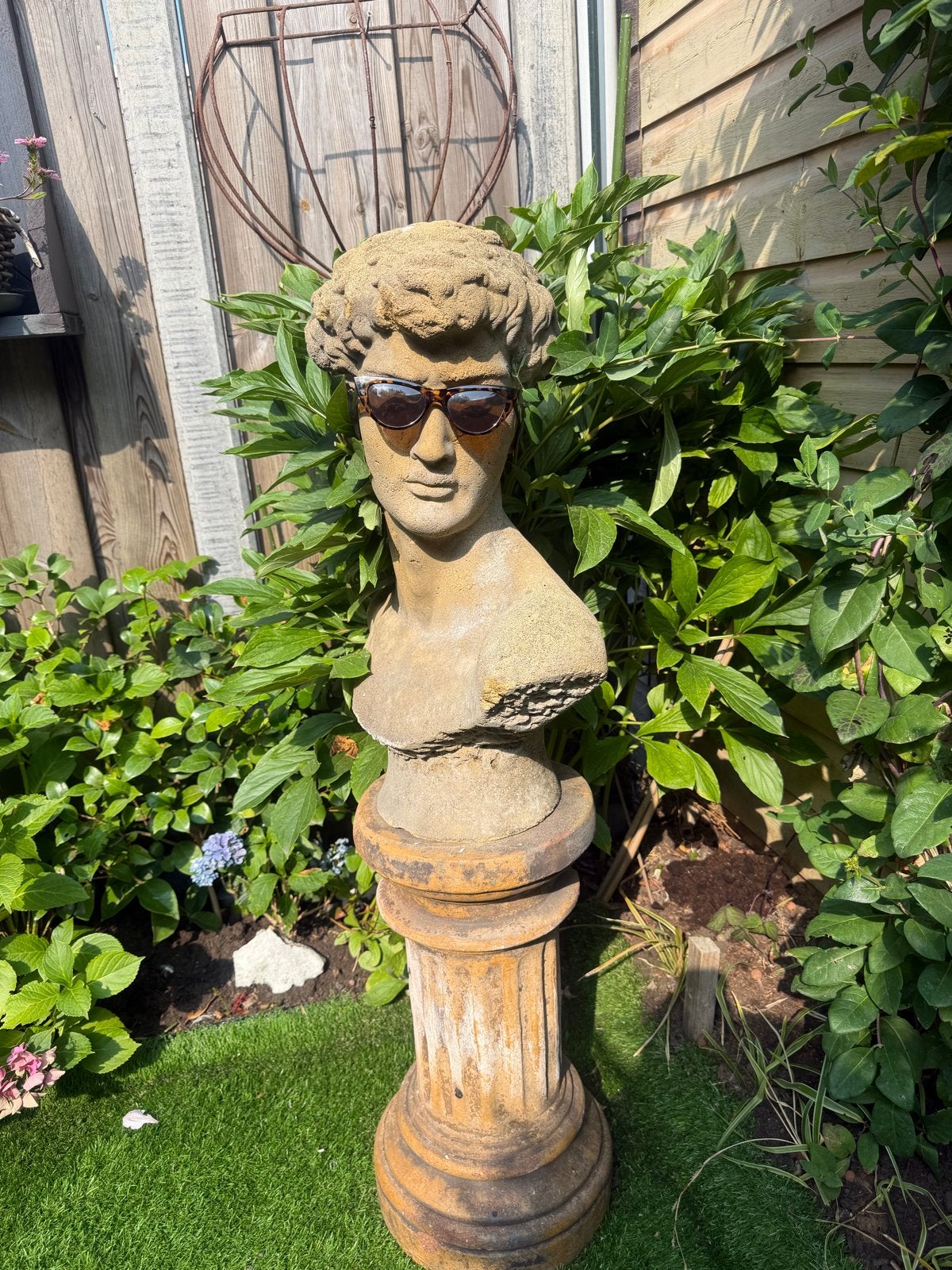 Zwaar borstbeeld van David op sokkel, Ophalen, Buste, 50 - 100 cm, Bruin