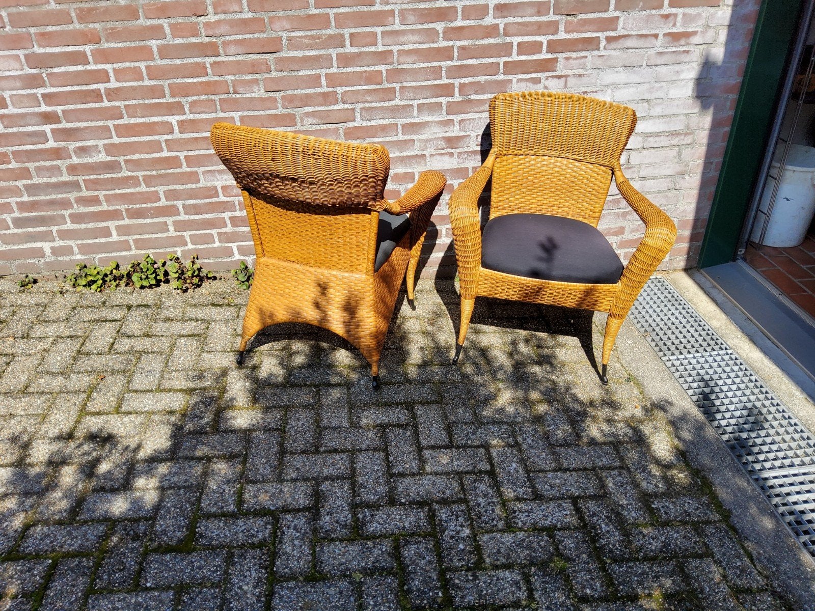DESIGN STOELEN UIT INDONESIË, Huis en Inrichting, Ophalen, Gebruikt, Bruin, Twee